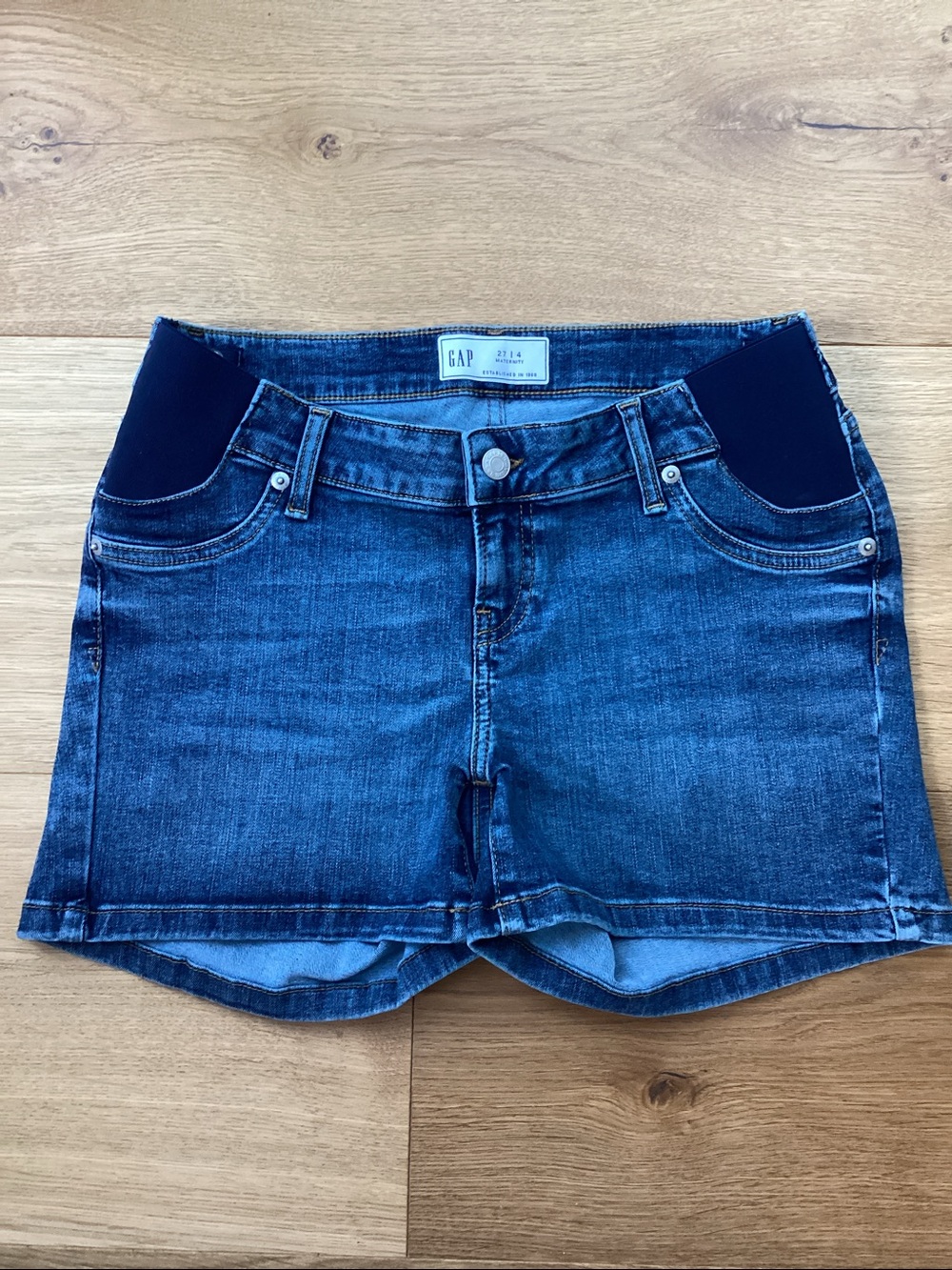 GAP MATERNITY DENIM DARK BLUE JEAN SHORTS SZ 27 NWOT